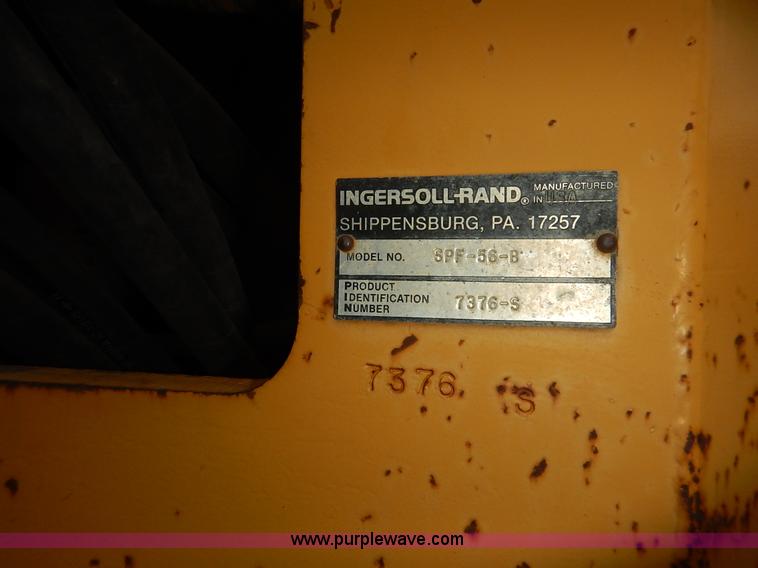 image for item J6412 1985 Ingersoll Rand SPF-56B articulated single drum vibratory compactor