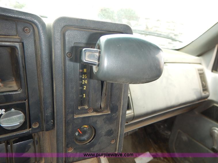 image for item J6416 1993 GMC TopKick dump truck