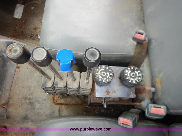 image for item J6416 1993 GMC TopKick dump truck