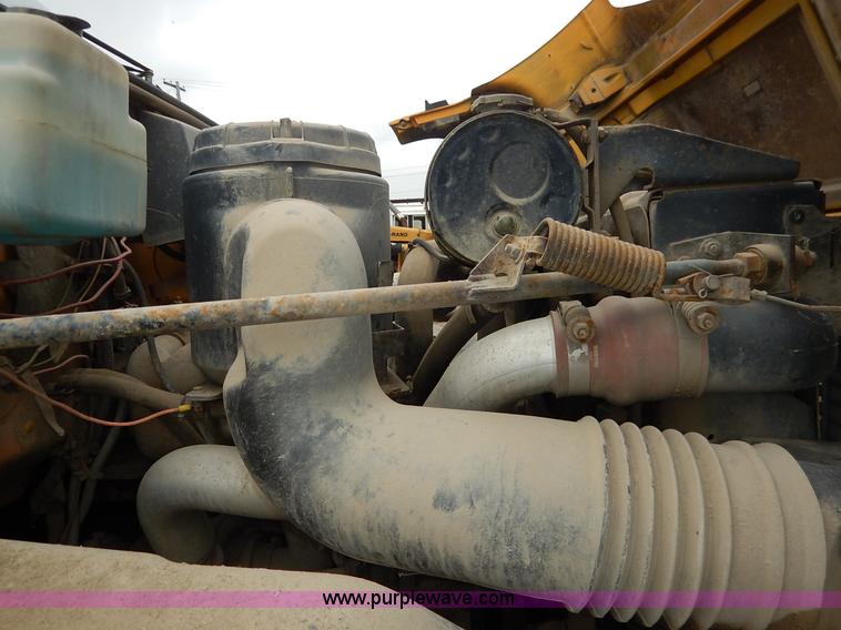 image for item J6416 1993 GMC TopKick dump truck