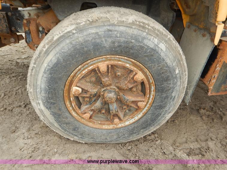 image for item J6416 1993 GMC TopKick dump truck