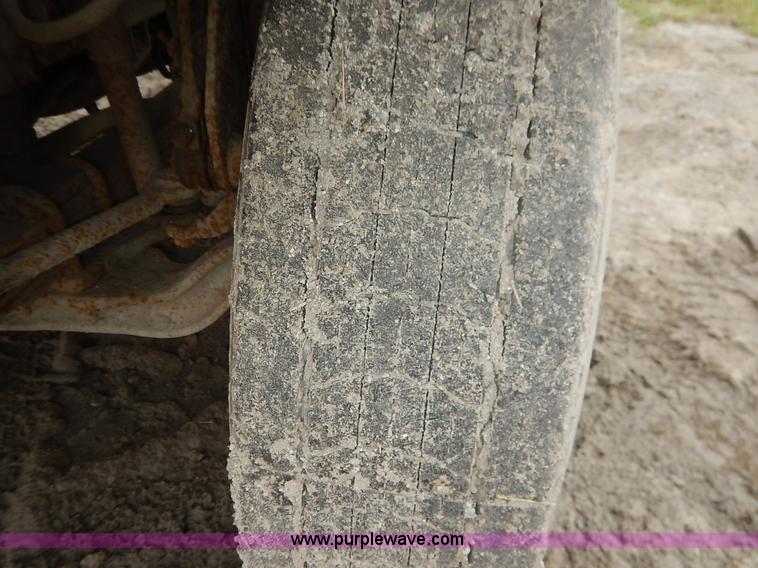 image for item J6416 1993 GMC TopKick dump truck