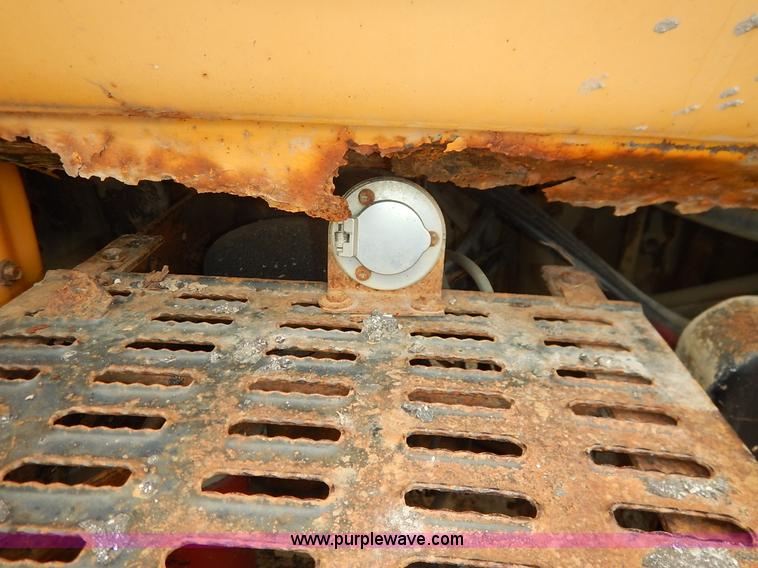 image for item J6416 1993 GMC TopKick dump truck