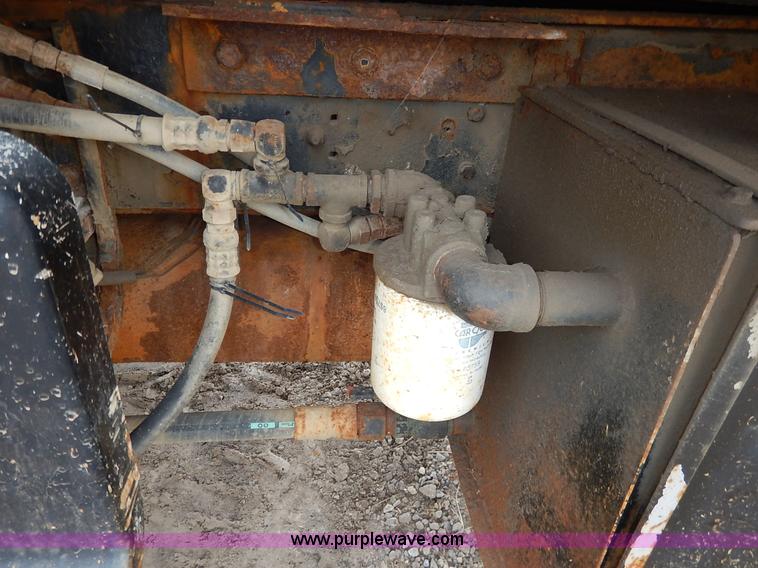 image for item J6416 1993 GMC TopKick dump truck