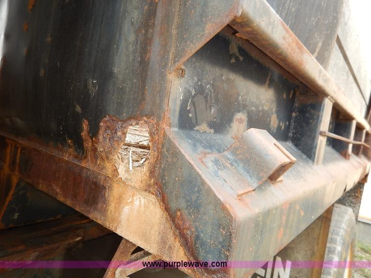 image for item J6416 1993 GMC TopKick dump truck