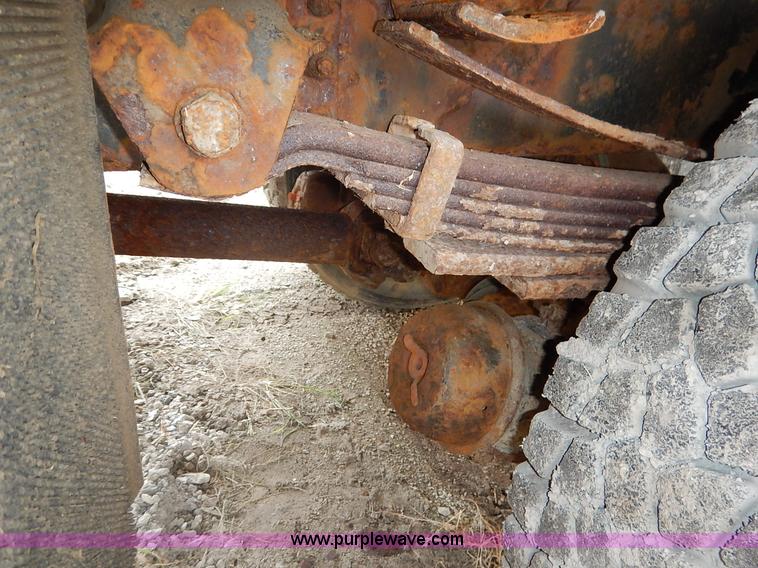 image for item J6416 1993 GMC TopKick dump truck