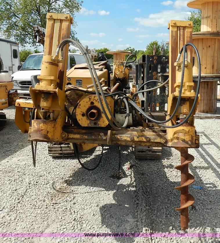 image for item J6480 1999 Vermeer D24X40A Navigator directional drill