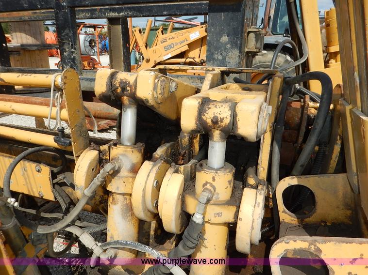 image for item J6480 1999 Vermeer D24X40A Navigator directional drill