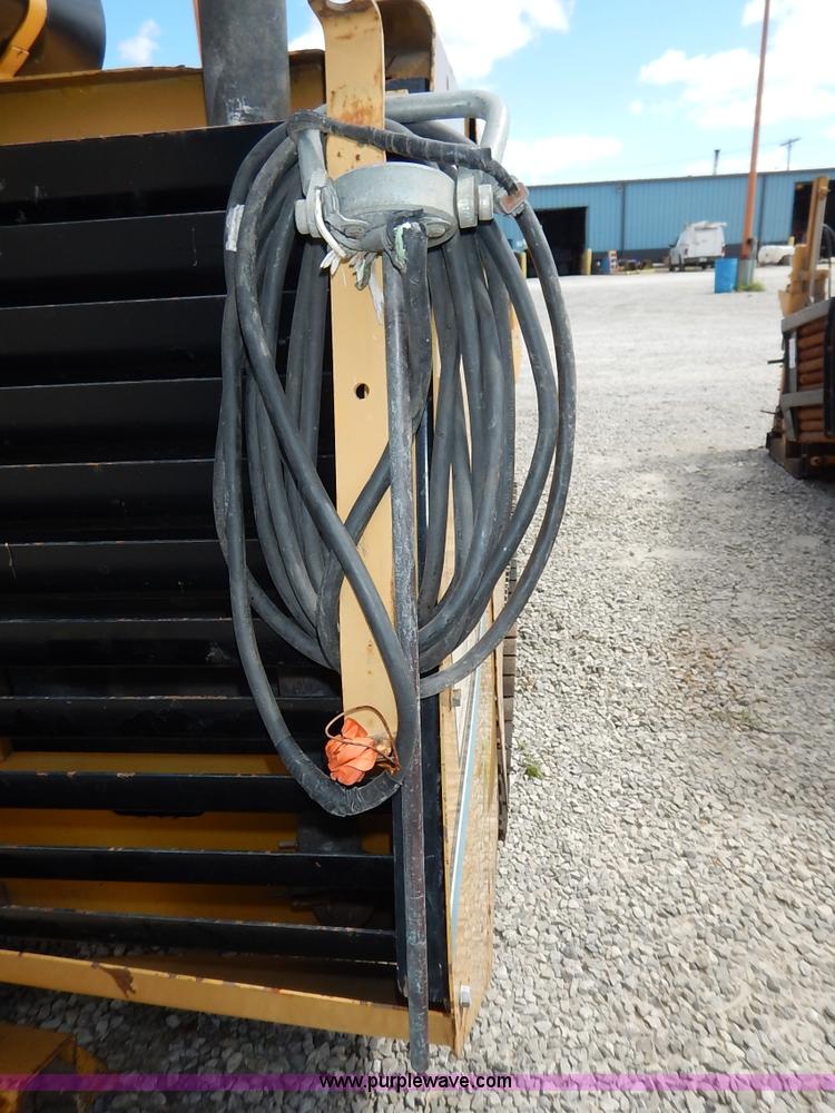 image for item J6480 1999 Vermeer D24X40A Navigator directional drill