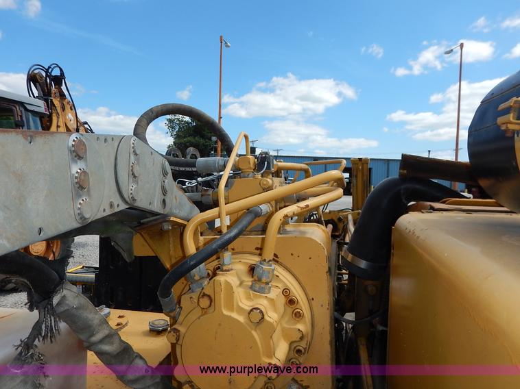 image for item J6480 1999 Vermeer D24X40A Navigator directional drill