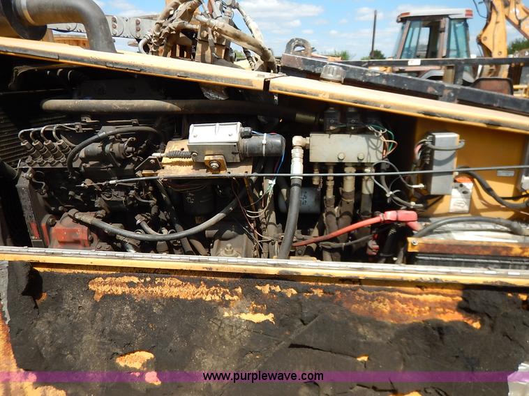 image for item J6481 1999 Vermeer D24X40A Navigator directional drill