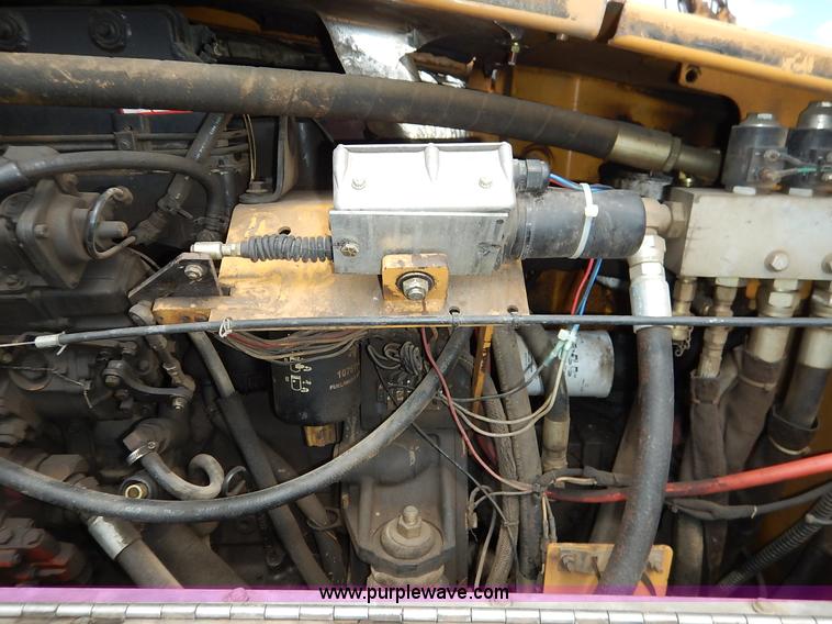 image for item J6481 1999 Vermeer D24X40A Navigator directional drill