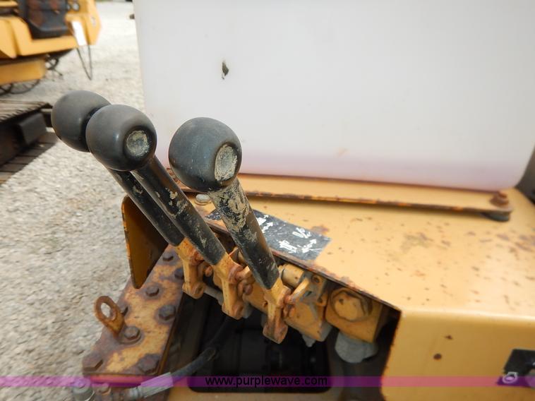 image for item J6481 1999 Vermeer D24X40A Navigator directional drill