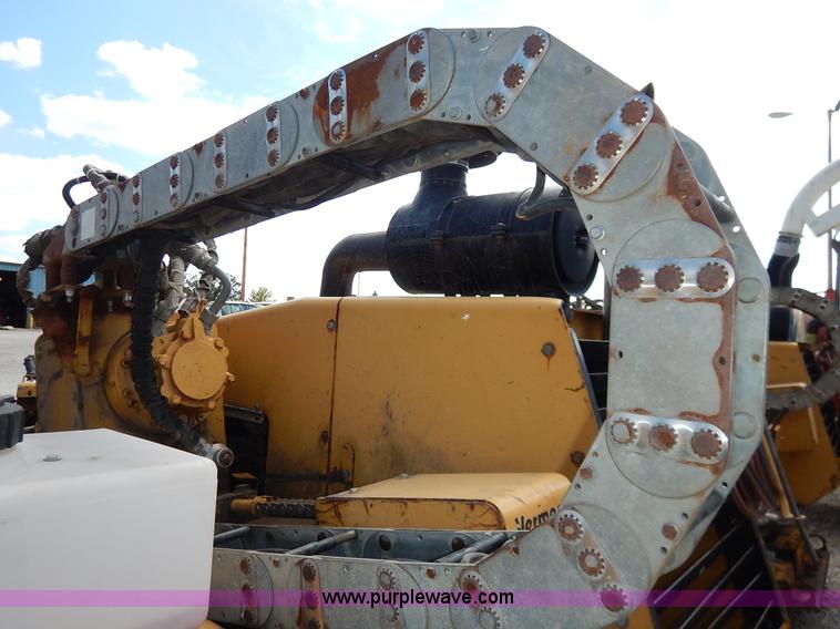 image for item J6481 1999 Vermeer D24X40A Navigator directional drill