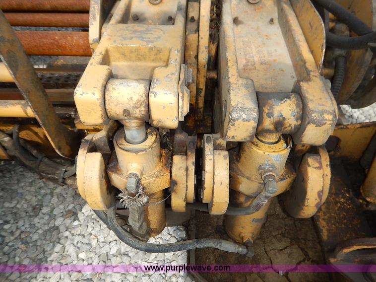 image for item J6481 1999 Vermeer D24X40A Navigator directional drill