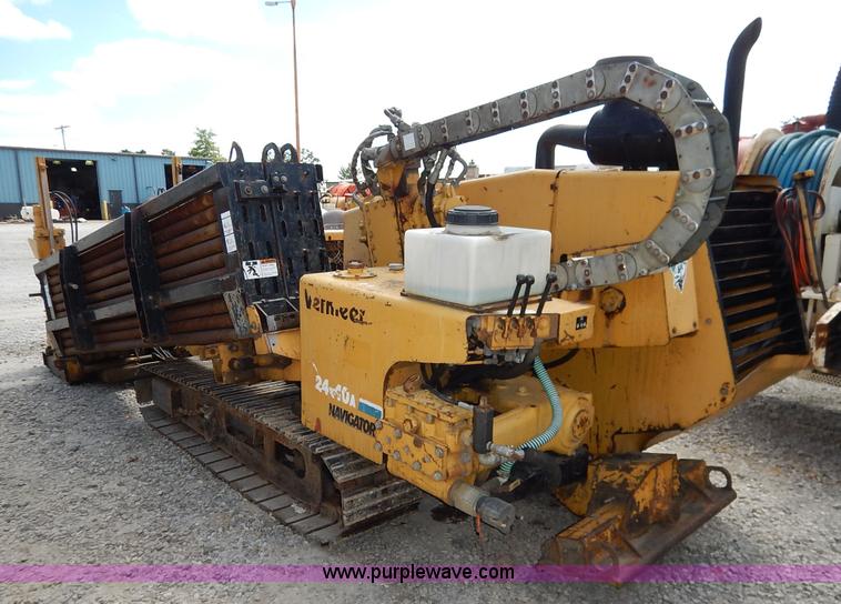 image for item J6482 2000 Vermeer D24X40A Navigator directional drill