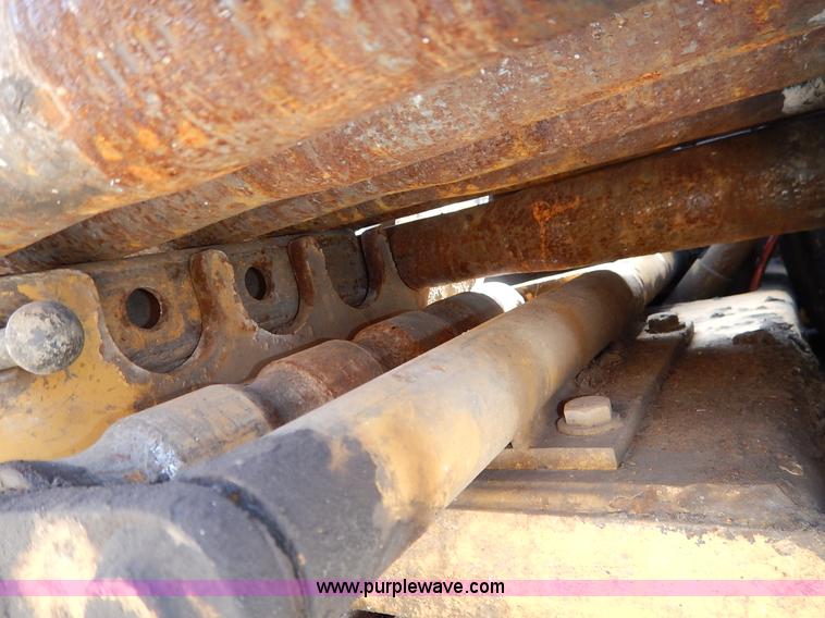 image for item J6482 2000 Vermeer D24X40A Navigator directional drill