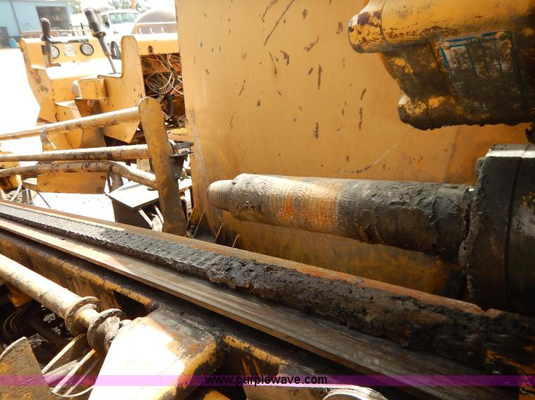 image for item J6482 2000 Vermeer D24X40A Navigator directional drill