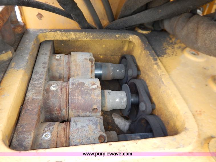 image for item J6482 2000 Vermeer D24X40A Navigator directional drill