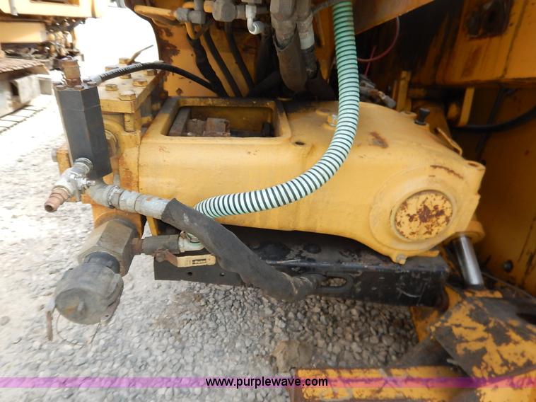 image for item J6482 2000 Vermeer D24X40A Navigator directional drill