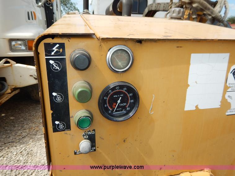 image for item J6482 2000 Vermeer D24X40A Navigator directional drill