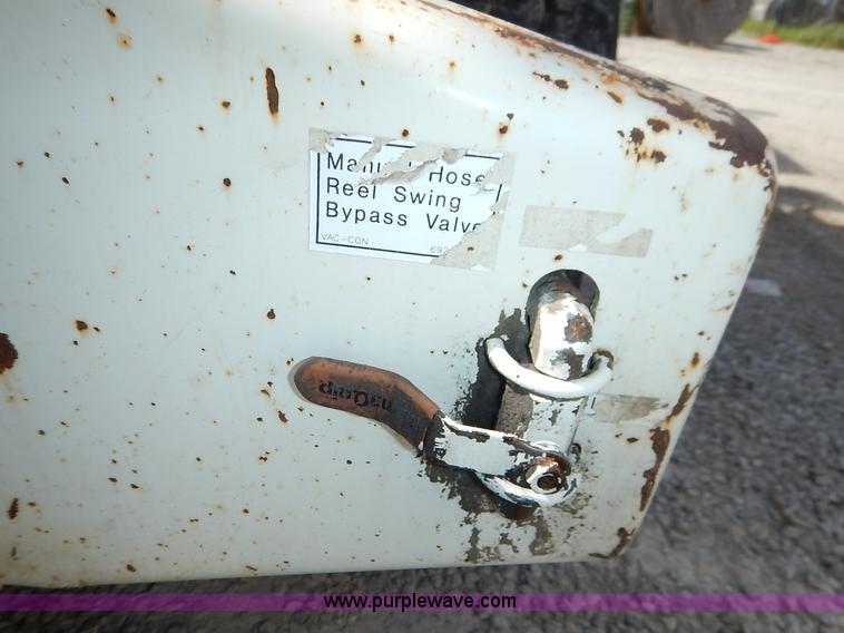 image for item J6484 1997 Ford LT8501 Louisville sewer rodder and vacuum excavation  truck