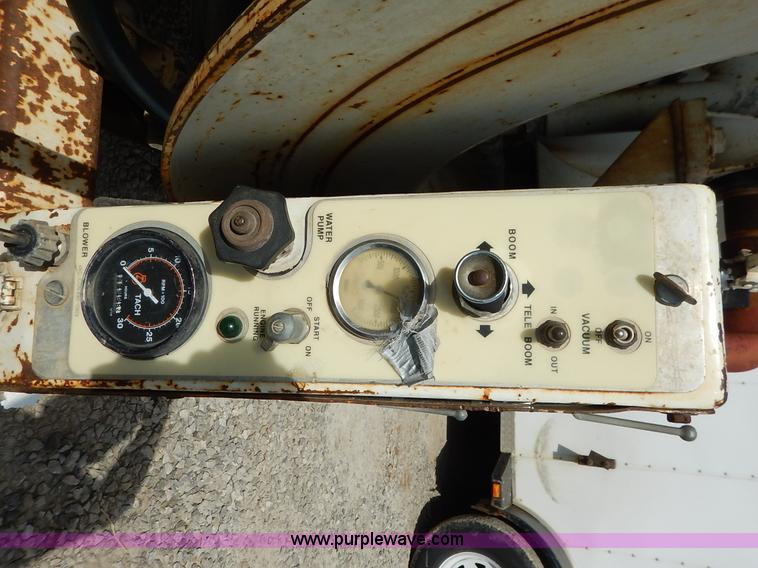 image for item J6484 1997 Ford LT8501 Louisville sewer rodder and vacuum excavation  truck