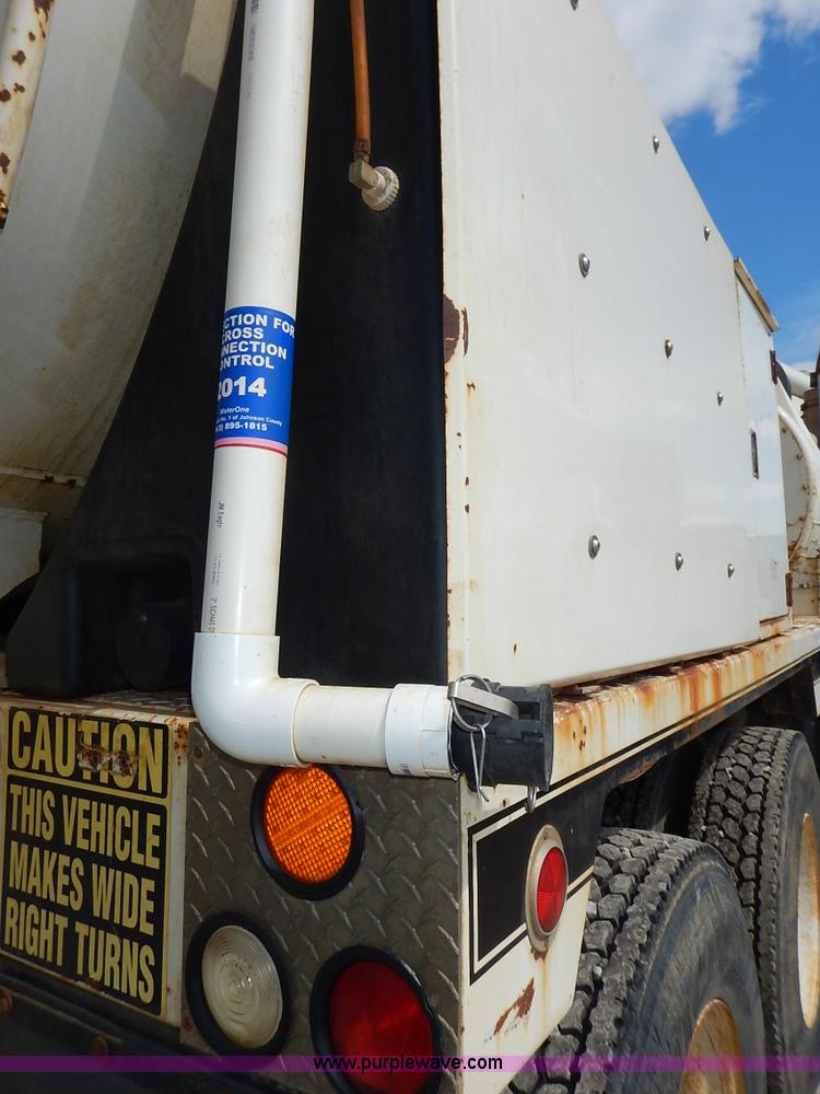 image for item J6484 1997 Ford LT8501 Louisville sewer rodder and vacuum excavation  truck