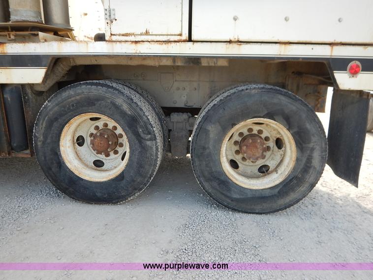 image for item J6484 1997 Ford LT8501 Louisville sewer rodder and vacuum excavation  truck