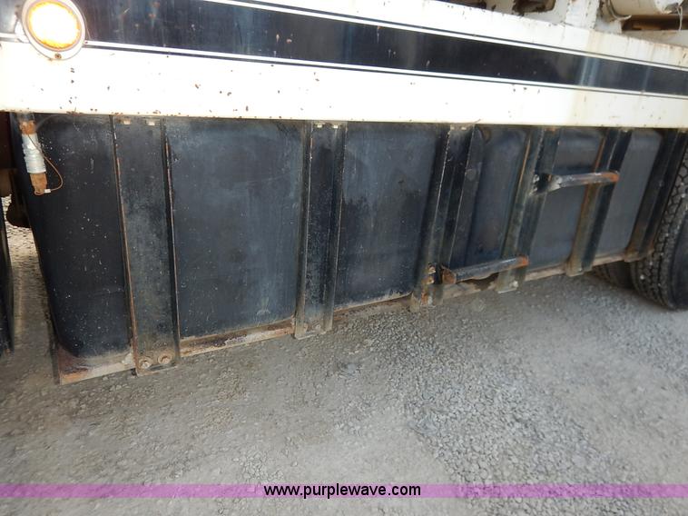 image for item J6484 1997 Ford LT8501 Louisville sewer rodder and vacuum excavation  truck