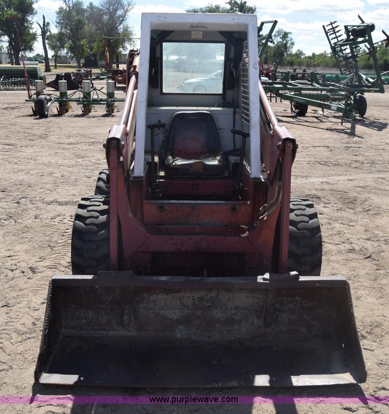 image for item J7782 Gehl 4510 skid steer