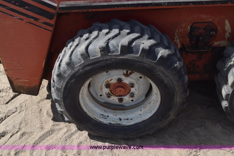 image for item J7782 Gehl 4510 skid steer