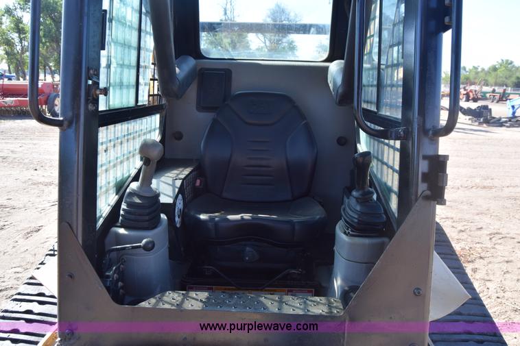 image for item J8199 2003 Caterpillar 287 skid steer