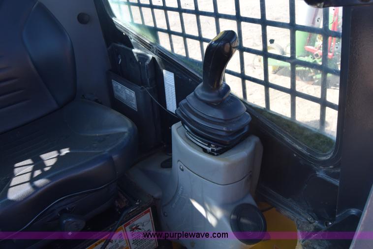 image for item J8199 2003 Caterpillar 287 skid steer