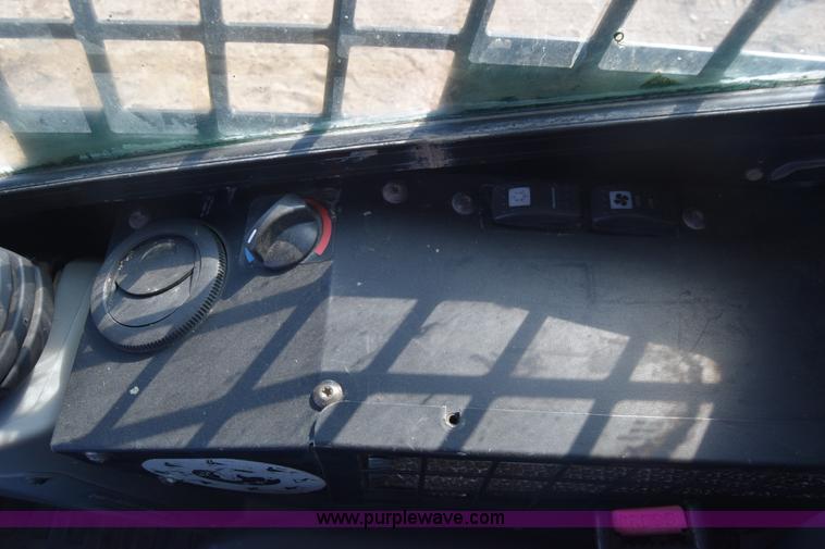 image for item J8199 2003 Caterpillar 287 skid steer