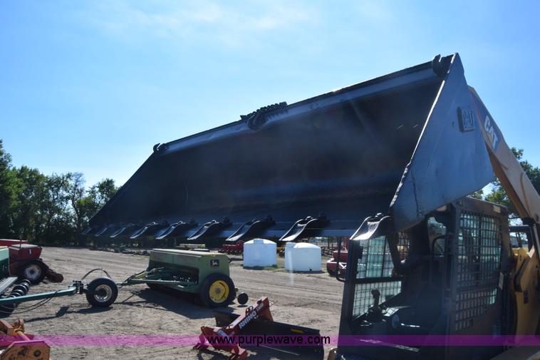 image for item J8199 2003 Caterpillar 287 skid steer