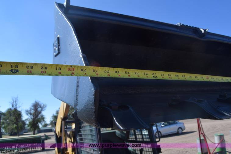 image for item J8199 2003 Caterpillar 287 skid steer