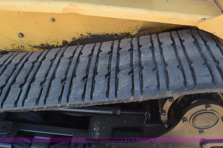 image for item J8199 2003 Caterpillar 287 skid steer