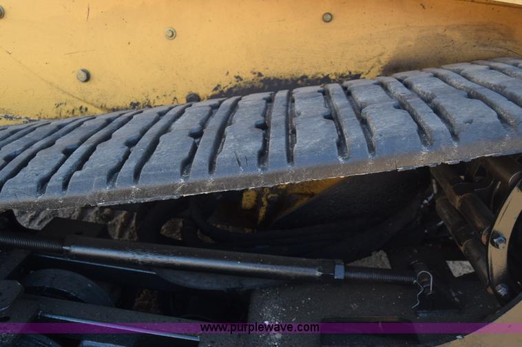 image for item J8199 2003 Caterpillar 287 skid steer