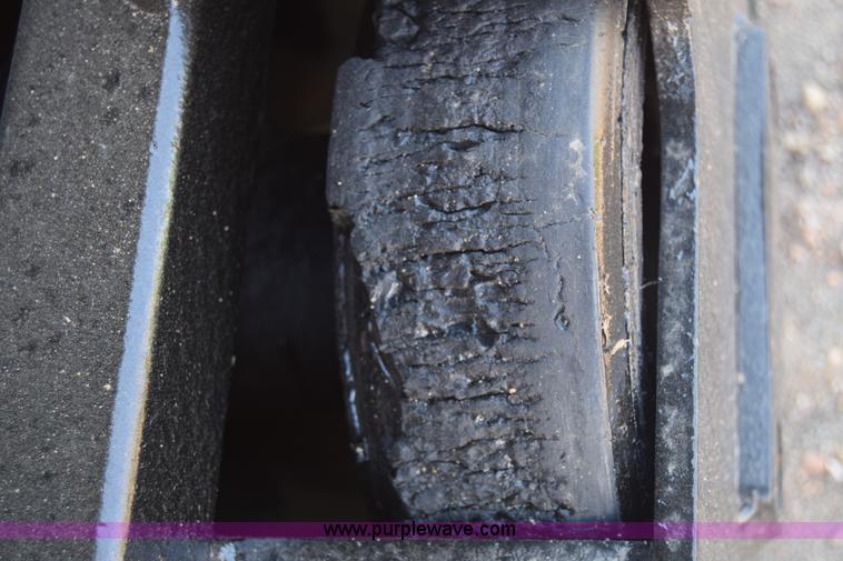 image for item J8199 2003 Caterpillar 287 skid steer