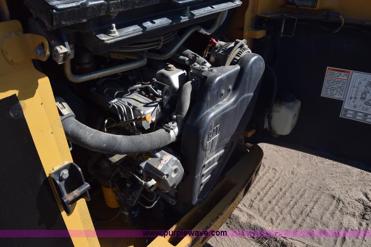 image for item J8199 2003 Caterpillar 287 skid steer
