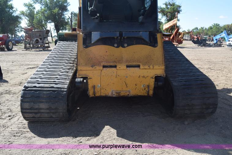 image for item J8199 2003 Caterpillar 287 skid steer