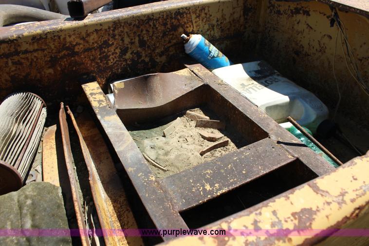 image for item K1105 1966 Hyster equipment trailer