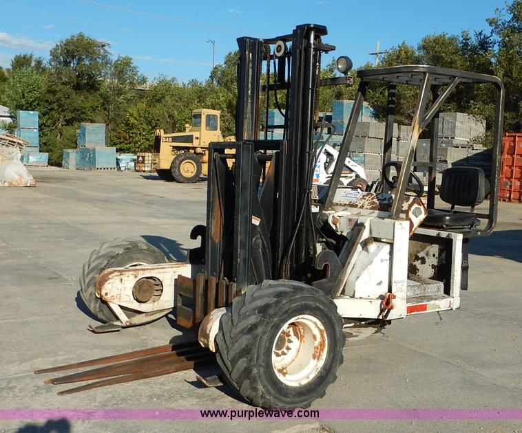 image for item K1654 2001 Tail Gator 5010AWD forklift