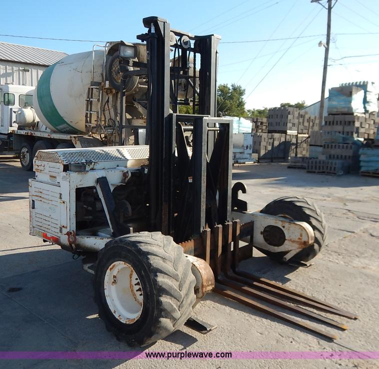 image for item K1654 2001 Tail Gator 5010AWD forklift