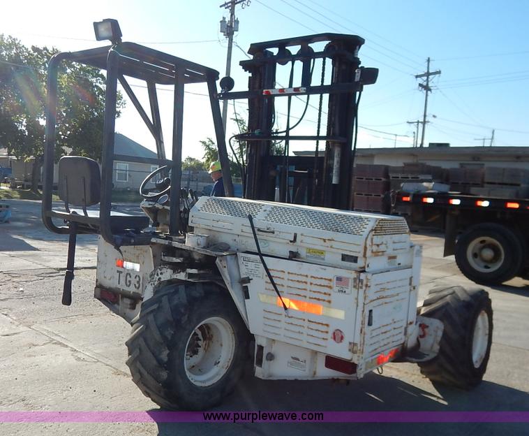 image for item K1654 2001 Tail Gator 5010AWD forklift