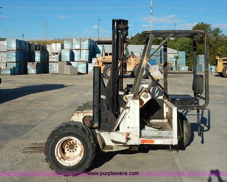 image for item K1654 2001 Tail Gator 5010AWD forklift