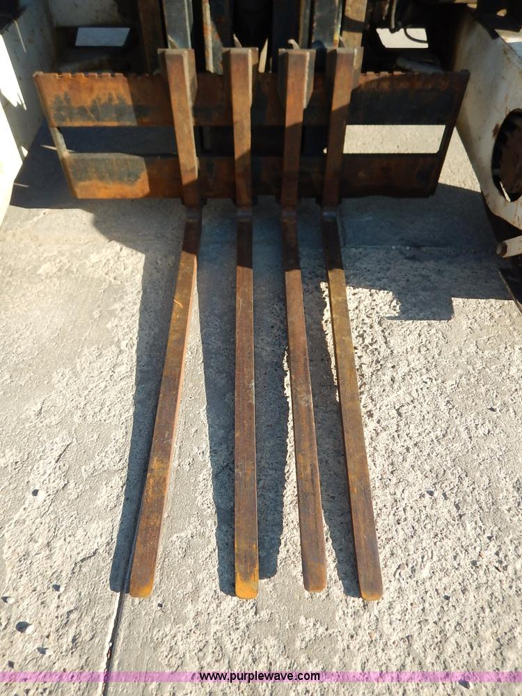 image for item K1654 2001 Tail Gator 5010AWD forklift