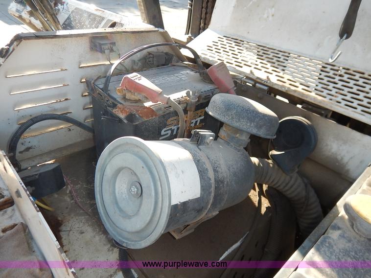 image for item K1654 2001 Tail Gator 5010AWD forklift