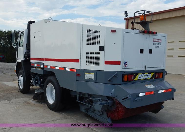 image for item K1656 2001 Elgin SC8000 street sweeper